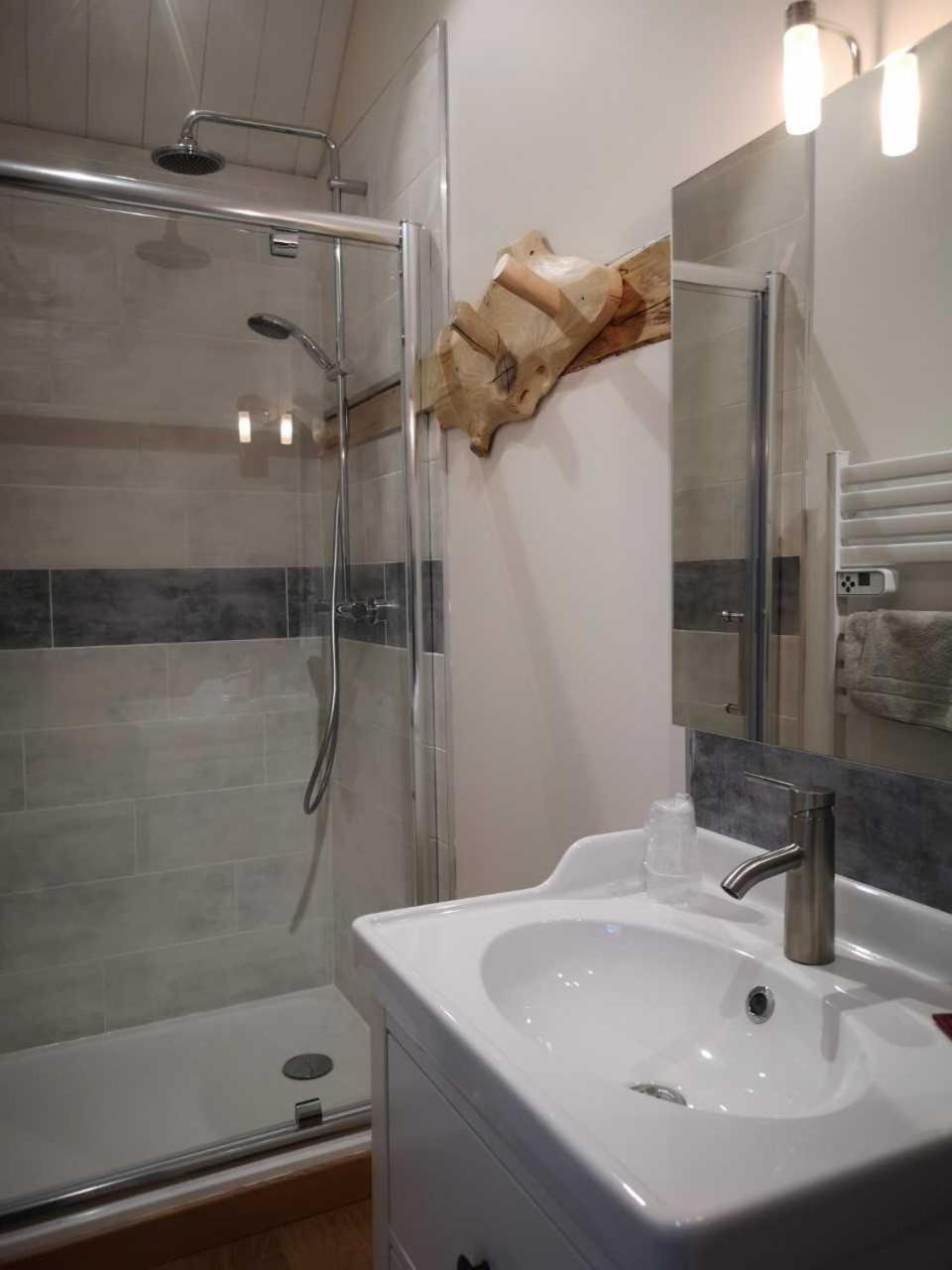 Auberge des deux Moucherolles Corrençon-en-Vercors Extérieur photo